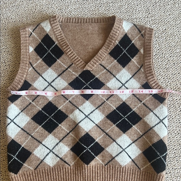 Argyle V-Neck Knit Sweater Vest in Brown and Black - Picture 5 of 5